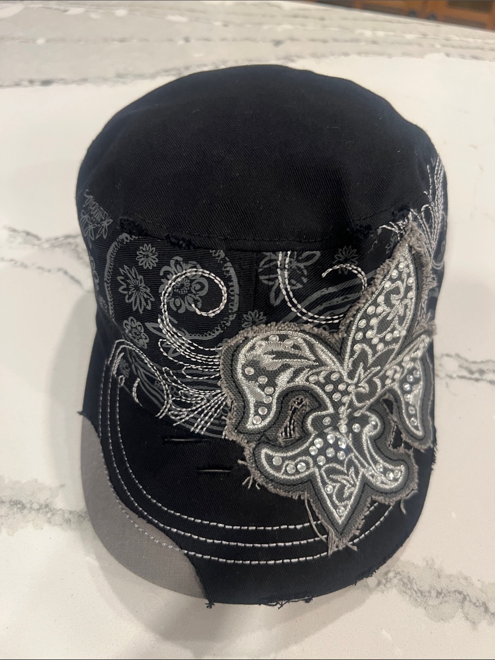 Black & Gray Embroidered Fleur-de-Lis Cap